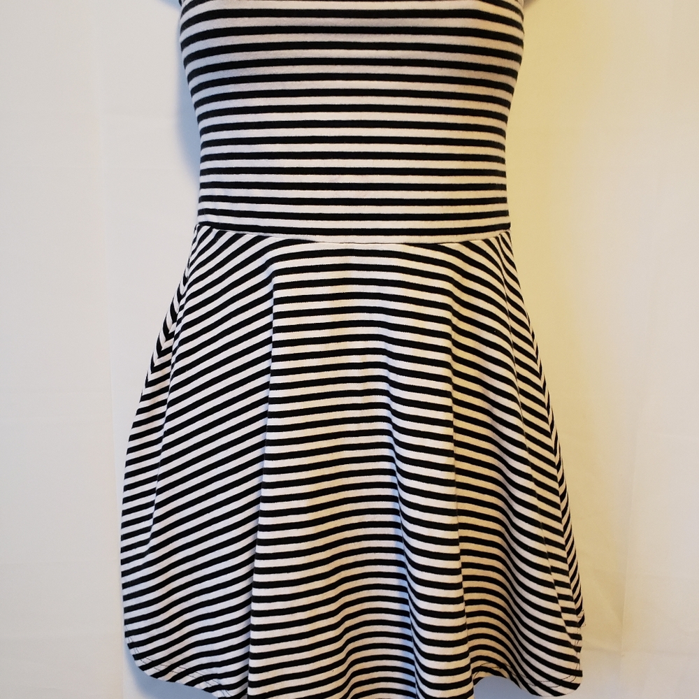 Forever 21 Black & White Starpless Tube‎ Top